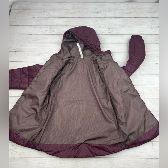 Lululemon Women’s Size 12 Burgundy Zip Jacket - Picture 5 of 11